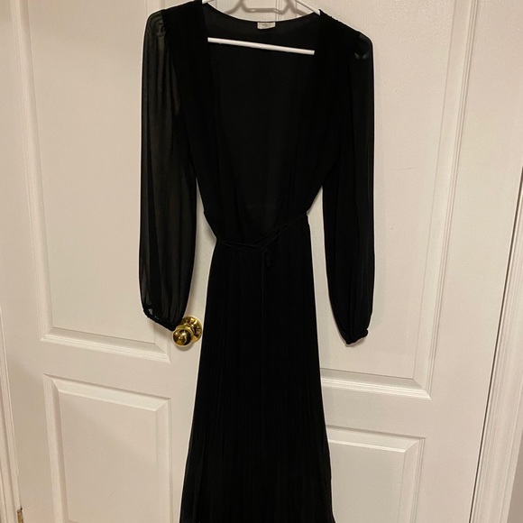 Wilfred Accordion Wrap Dress - Picture 2 of 3